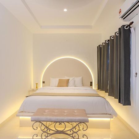 Suntai Villa, Beachfront Suites Kampong Si Ginting Esterno foto
